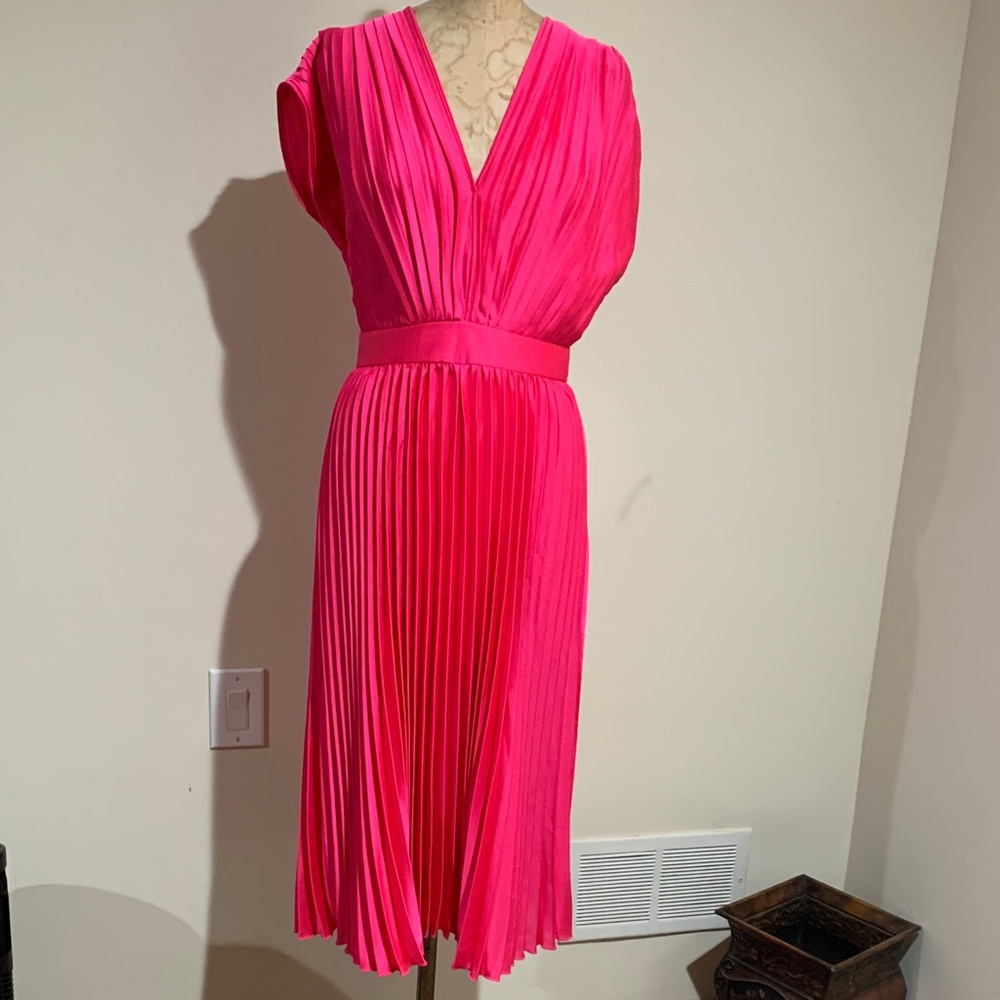 NWT Fashion Chic Pink Pleated Midi Dress pink size S